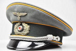 Army (Heer) cavalry reconnaissance officer visor cap by Otto Zillmann