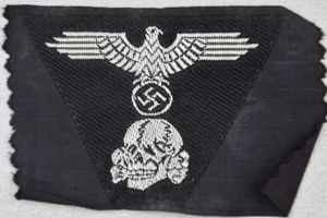 Waffen-SS Panzer 'BeVo' trapezoid M43 cap insignia