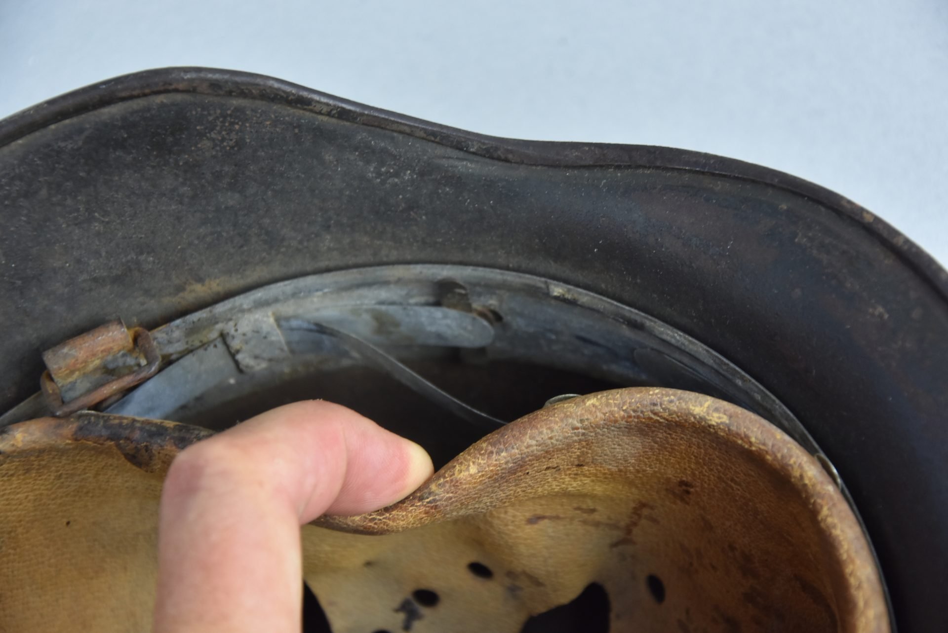 M35 army (Heer) reissue single decal steel helmet Q62 named — image 12