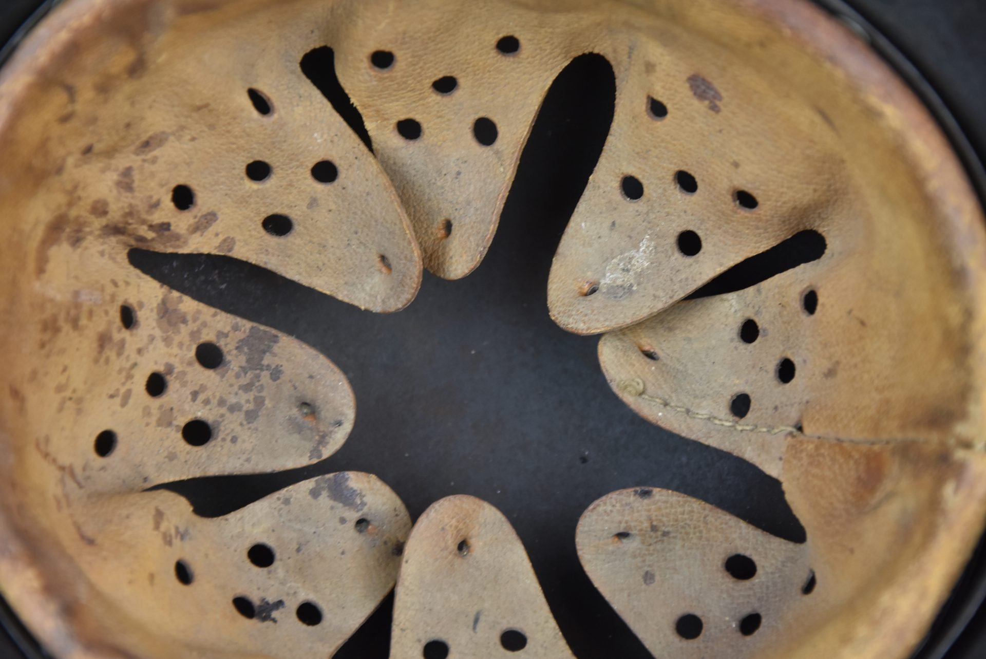 M35 army (Heer) reissue single decal steel helmet Q62 named — image 9