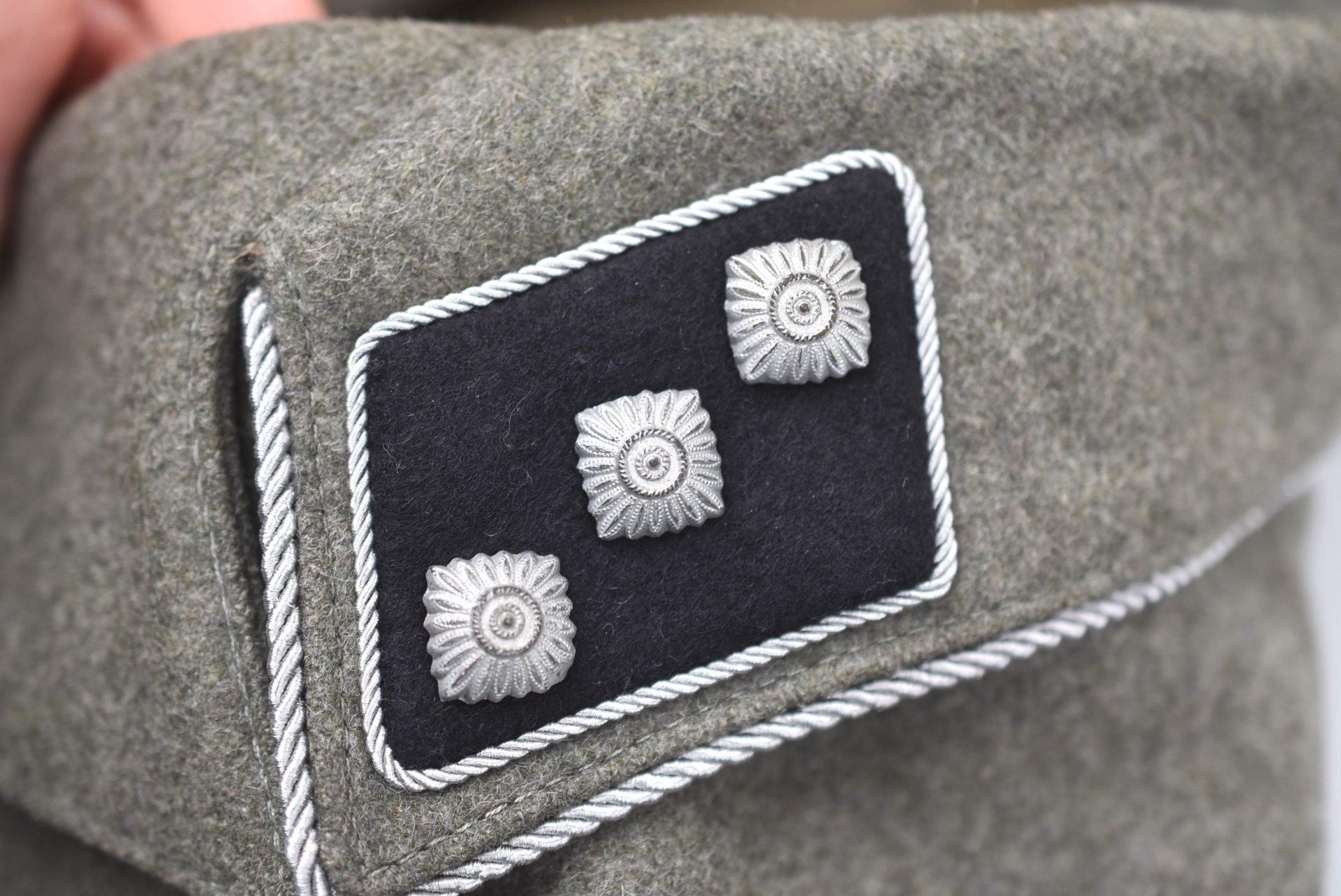 Waffen-SS 3rd Panzer Division 'Totenkopf' officer Feldbluse for SS-Untersturmführer — image 14