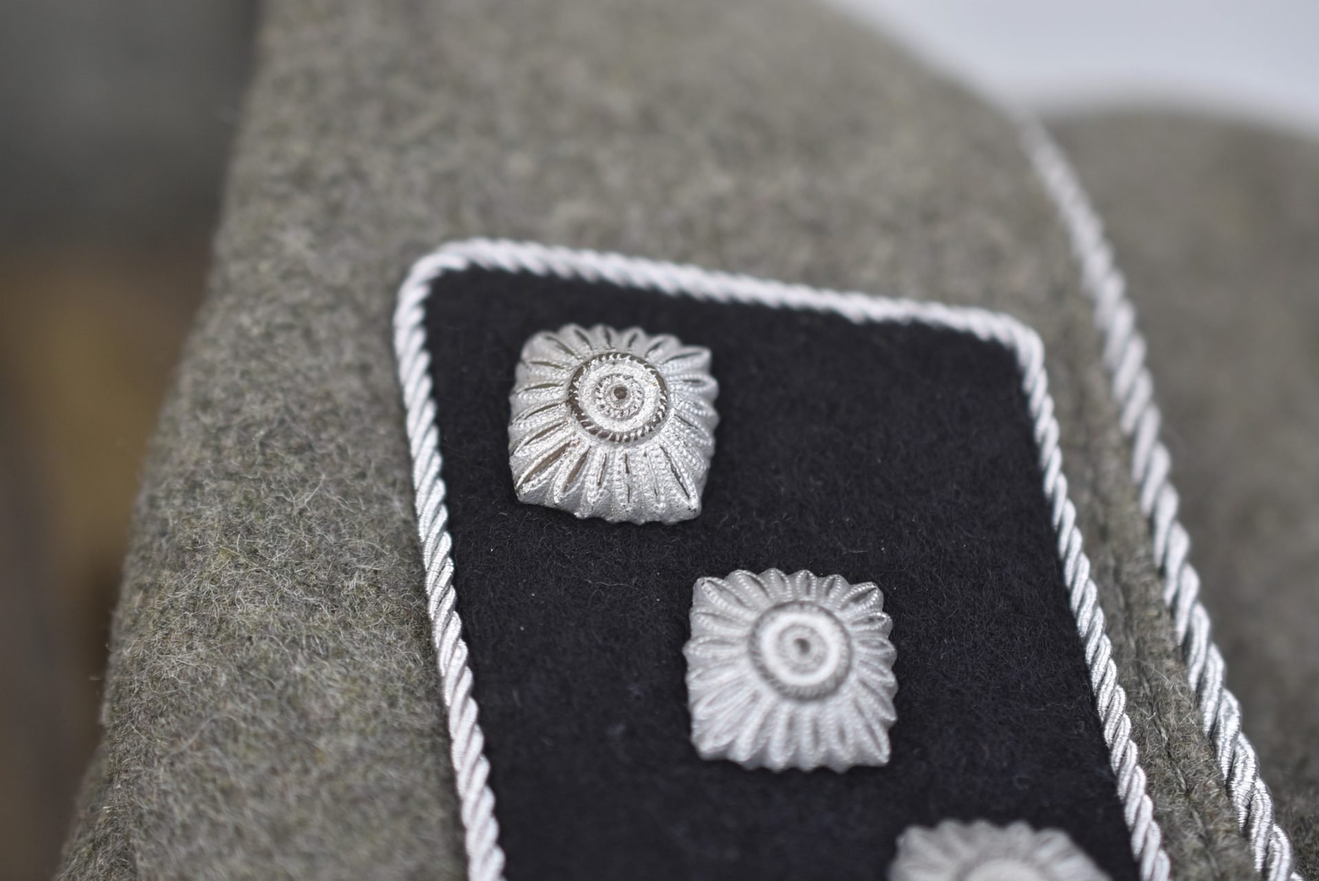 Waffen-SS 3rd Panzer Division 'Totenkopf' officer Feldbluse for SS-Untersturmführer — image 15