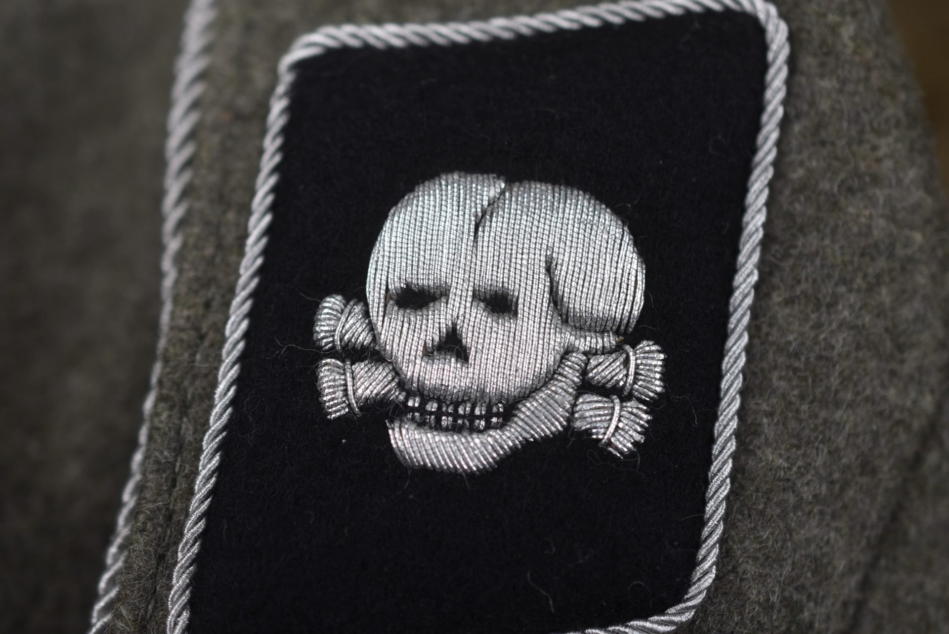 Waffen-SS 3rd Panzer Division 'Totenkopf' officer Feldbluse for SS-Untersturmführer — image 19