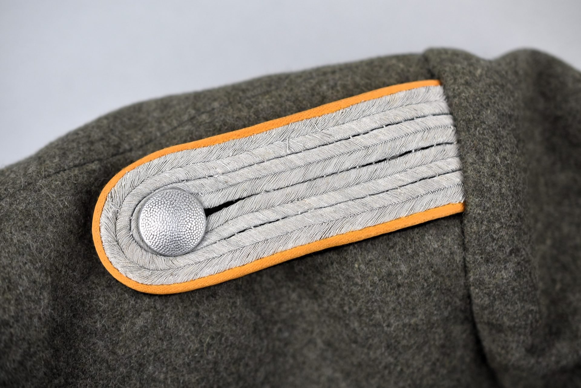 Waffen-SS 3rd Panzer Division 'Totenkopf' officer Feldbluse for SS-Untersturmführer — image 21