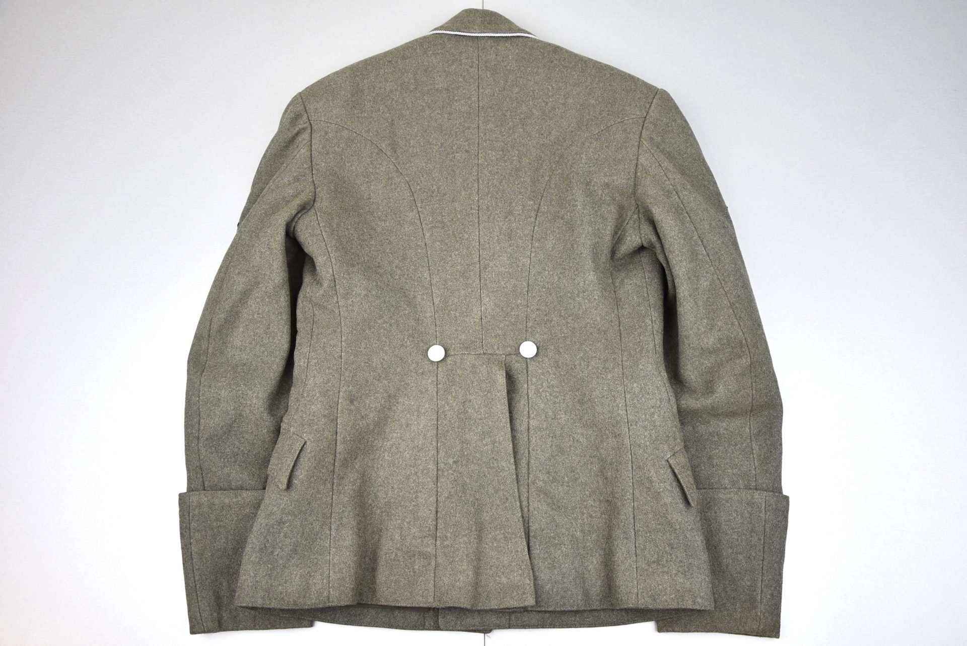 Waffen-SS 3rd Panzer Division 'Totenkopf' officer Feldbluse for SS-Untersturmführer — image 27