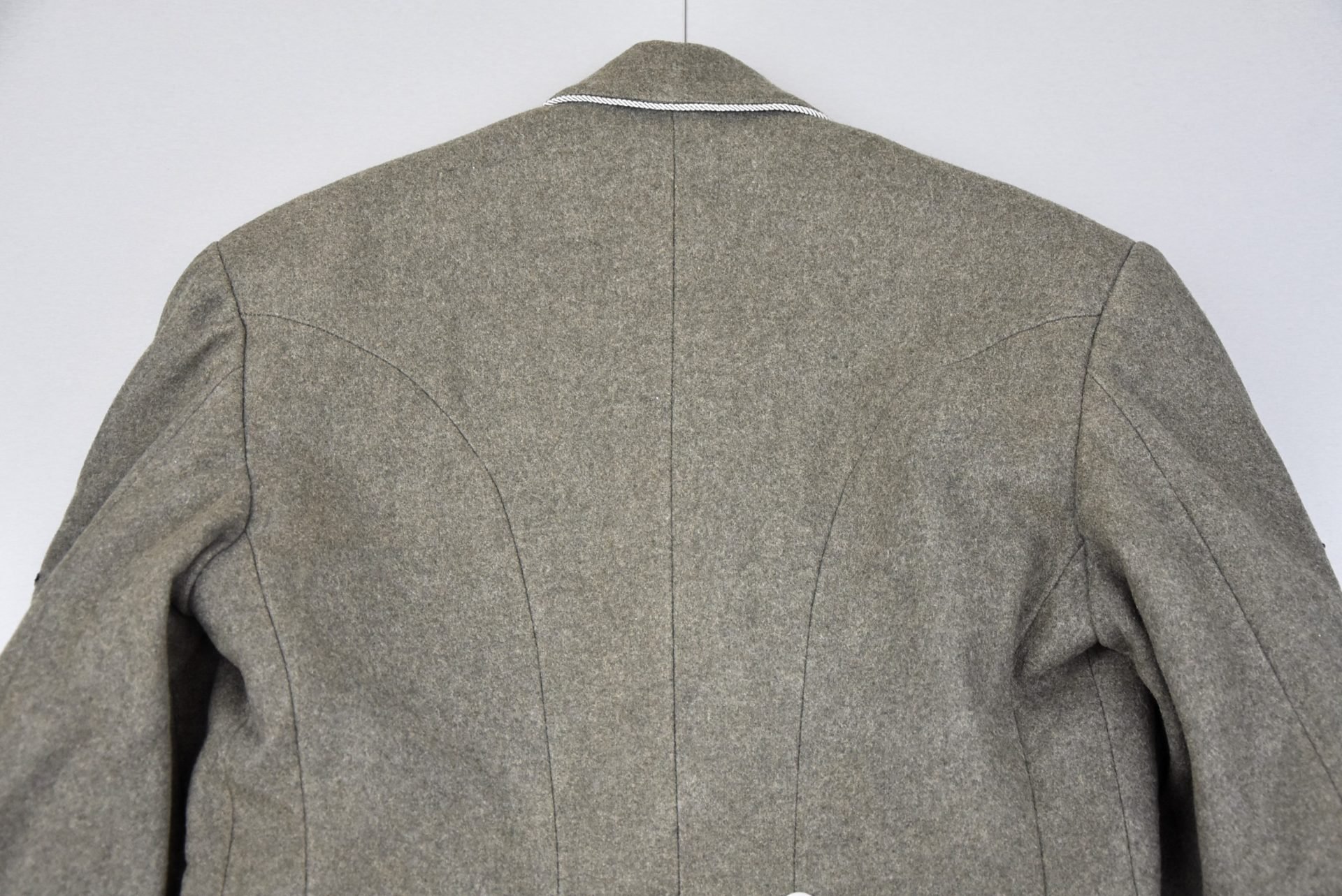 Waffen-SS 3rd Panzer Division 'Totenkopf' officer Feldbluse for SS-Untersturmführer — image 28