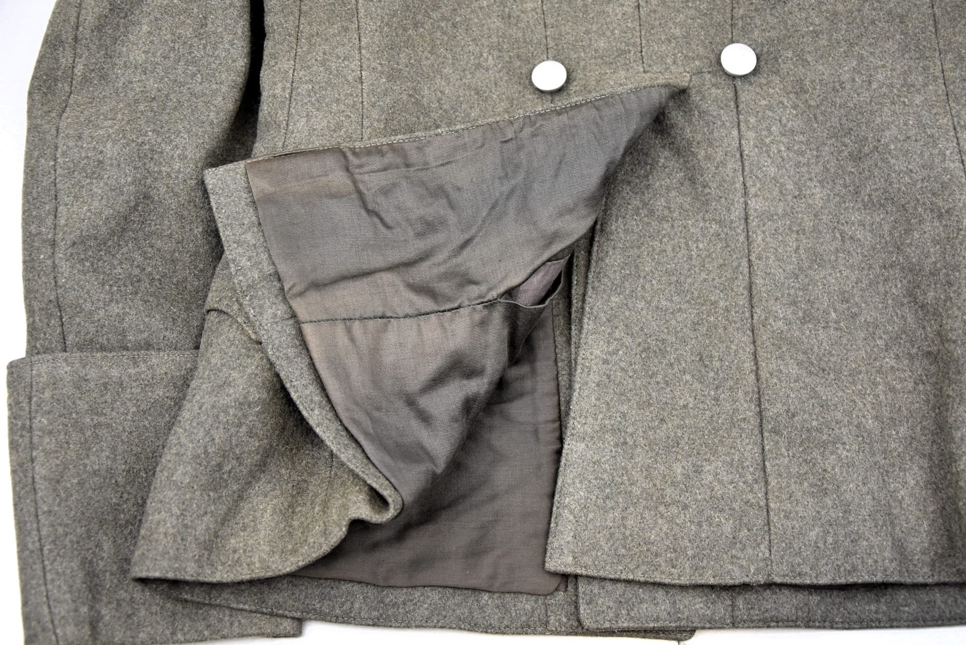 Waffen-SS 3rd Panzer Division 'Totenkopf' officer Feldbluse for SS-Untersturmführer — image 31