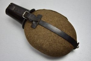 M31 Wehrmacht mid war canteen with bakelite cup