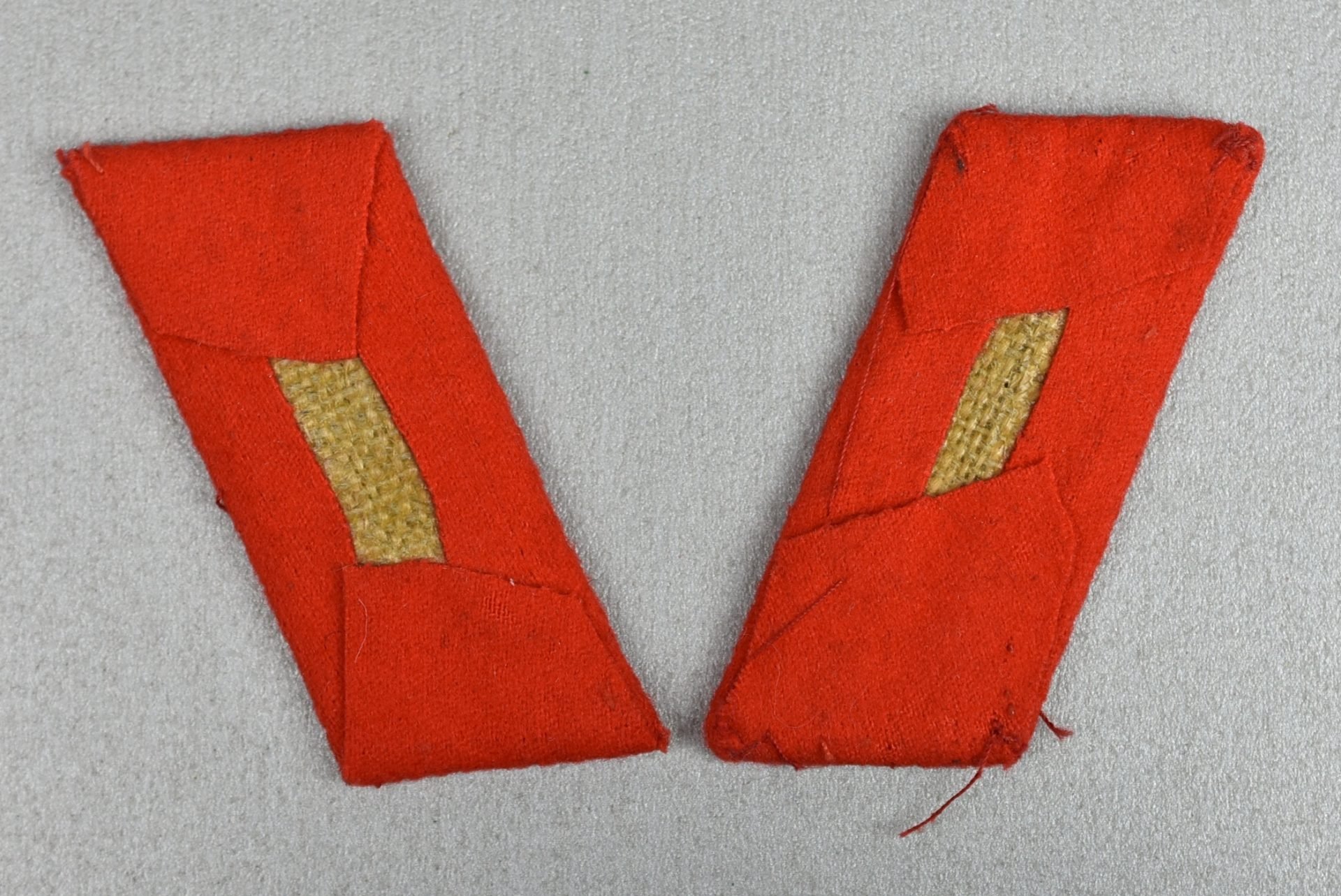 Army (Heer) artillery collar tabs for a Waffenrock — image 2
