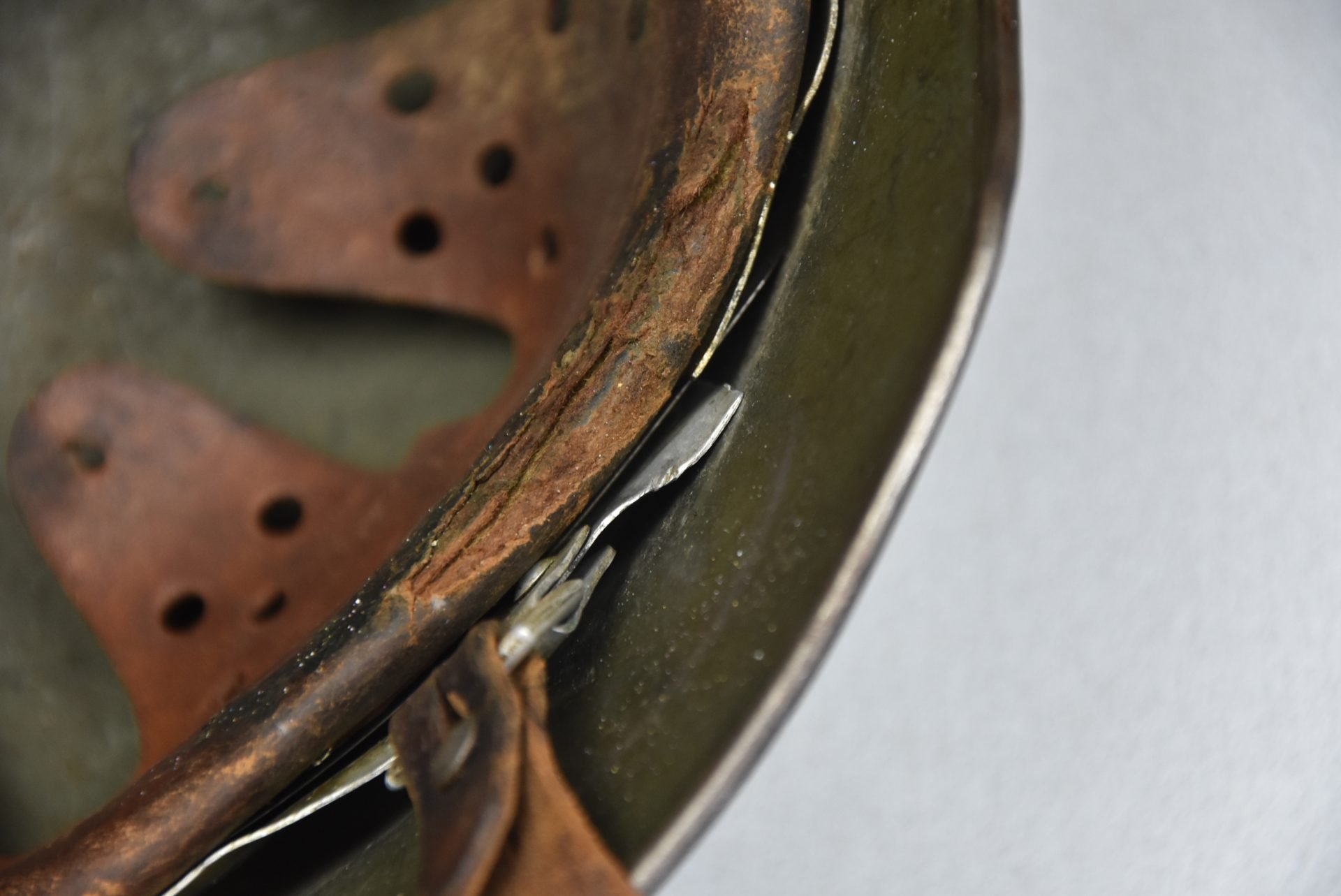 M35 Heer ex-double decal 'overpaint' steel helmet SE68 1937 — image 13