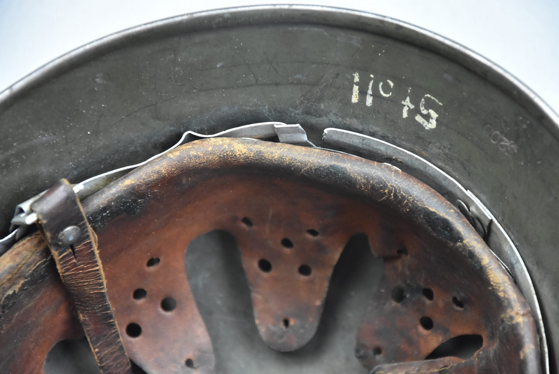 M35 Heer ex-double decal 'overpaint' steel helmet SE68 1937 — image 17