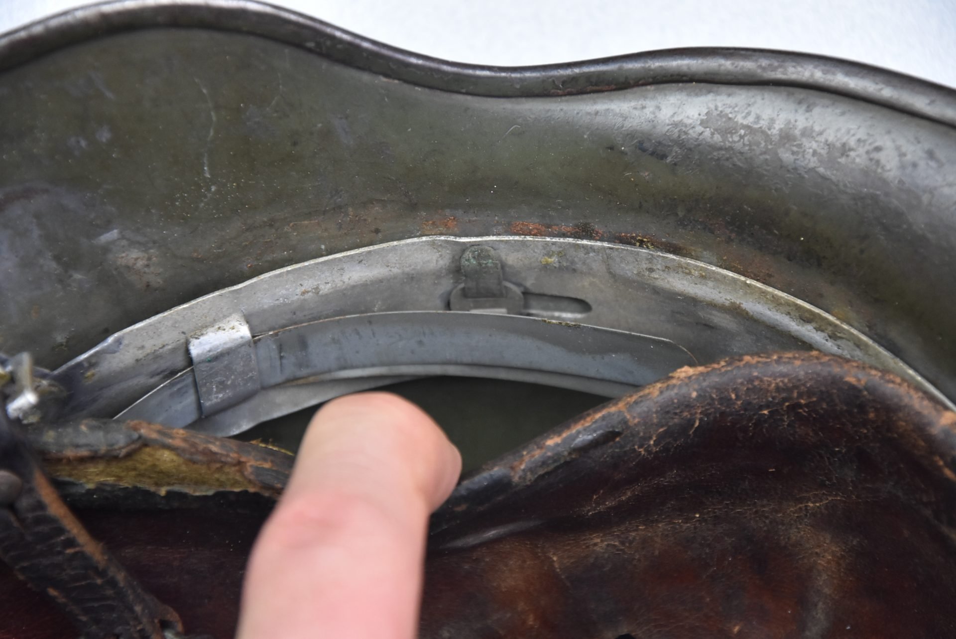 M35 Heer ex-double decal 'overpaint' steel helmet SE68 1937 — image 20