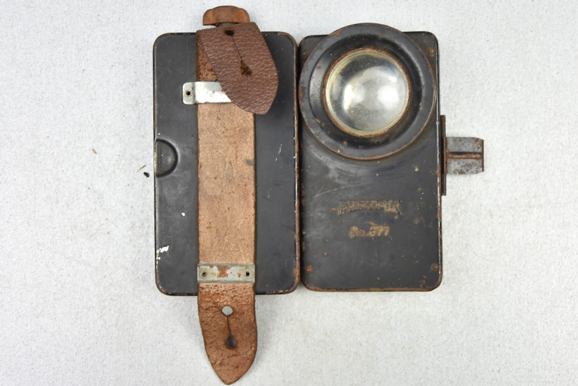 Wehrmacht Pertrix No. 677 flashlight — image 4