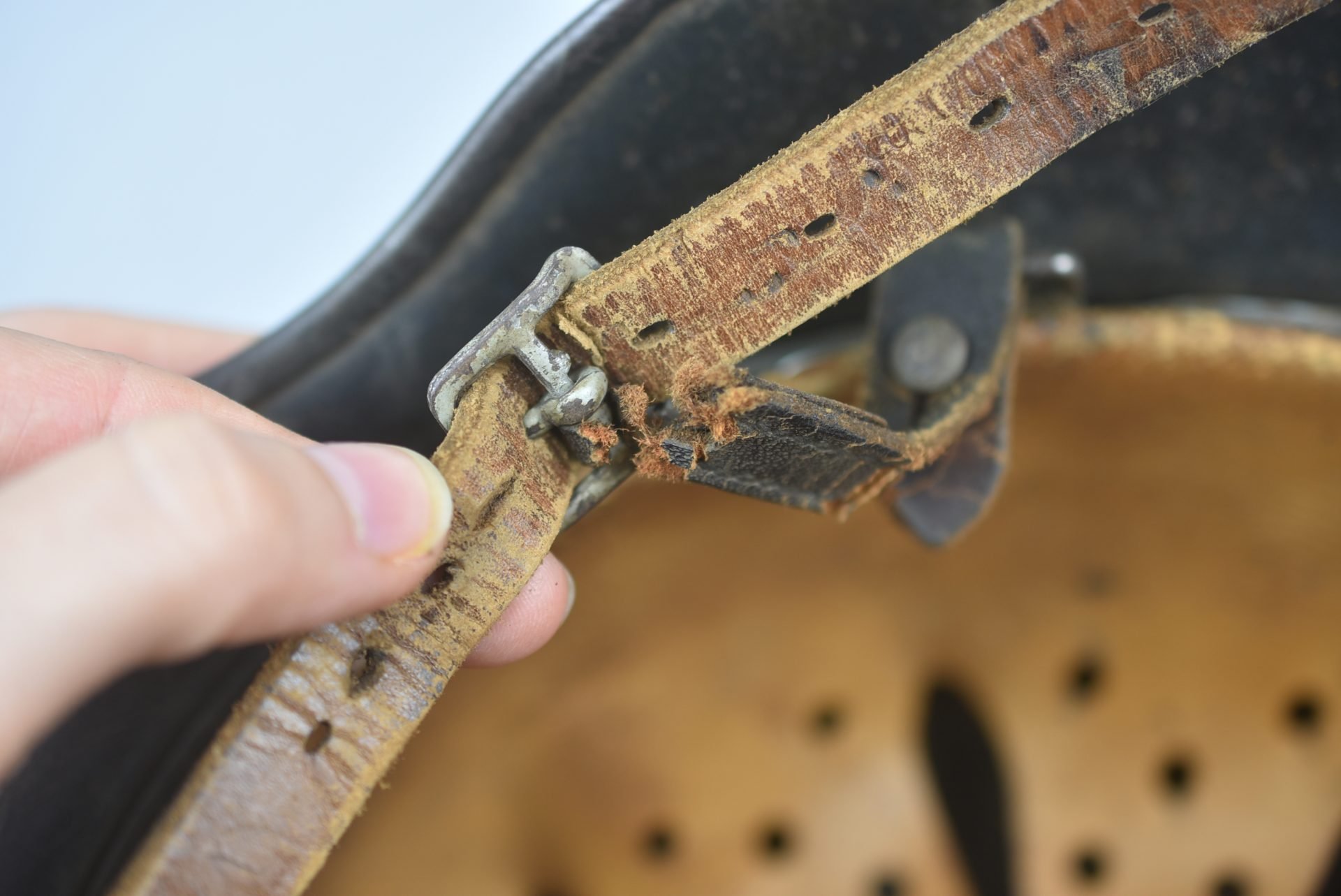 M40 Luftwaffe 'Normandy' camouflage helmet SE64 — image 22