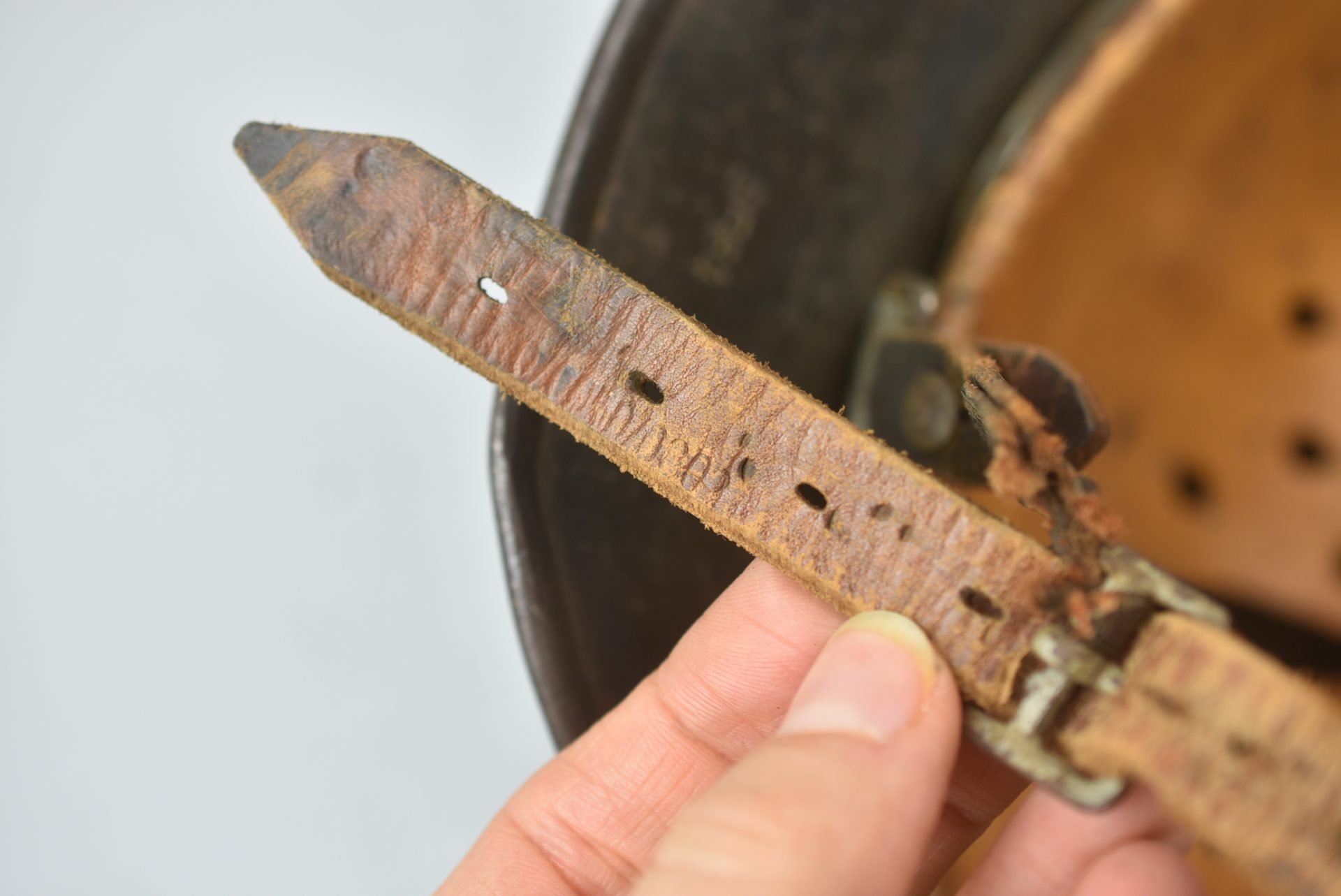M40 Luftwaffe 'Normandy' camouflage helmet SE64 — image 24