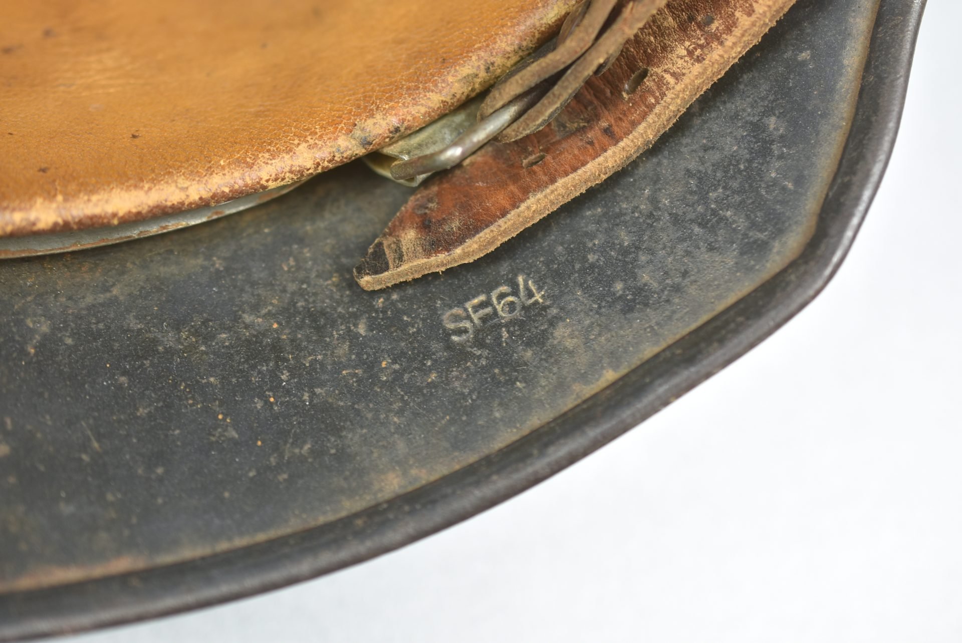 M40 Luftwaffe 'Normandy' camouflage helmet SE64 — image 25