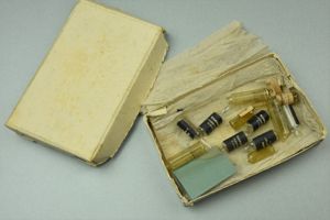 Wehrmacht hearth medicine bottles in box