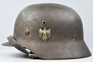 M40 army (Heer) single decal steel helmet NS62