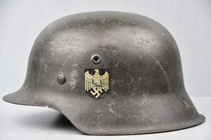 M42 army (Heer) single decal steel helmet ET64
