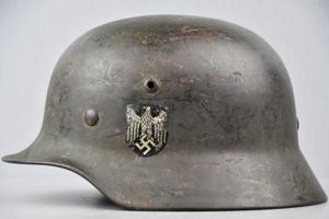 M35 army (Heer) reissued single decal steel helmet Q62