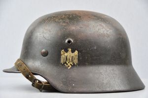 M40 army (Heer) single decal steel helmet SE64 with blood in the liner KIA