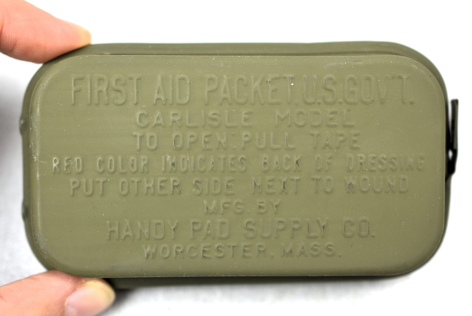 USA WW2 box of ten First Aid Packets 1943 — image 13