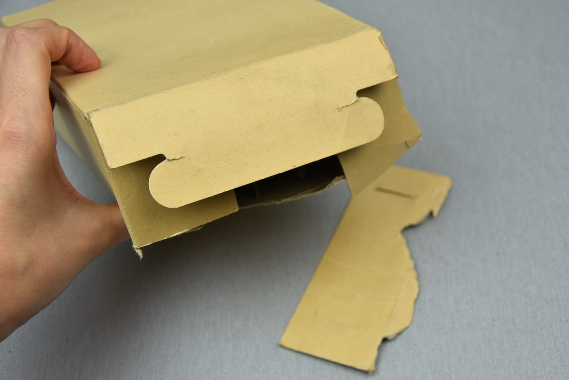 USA WW2 box of ten First Aid Packets 1943 — image 3