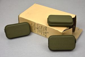 USA WW2 box of ten First Aid Packets 1943