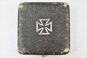 Iron Cross 1st class 1939 black award box