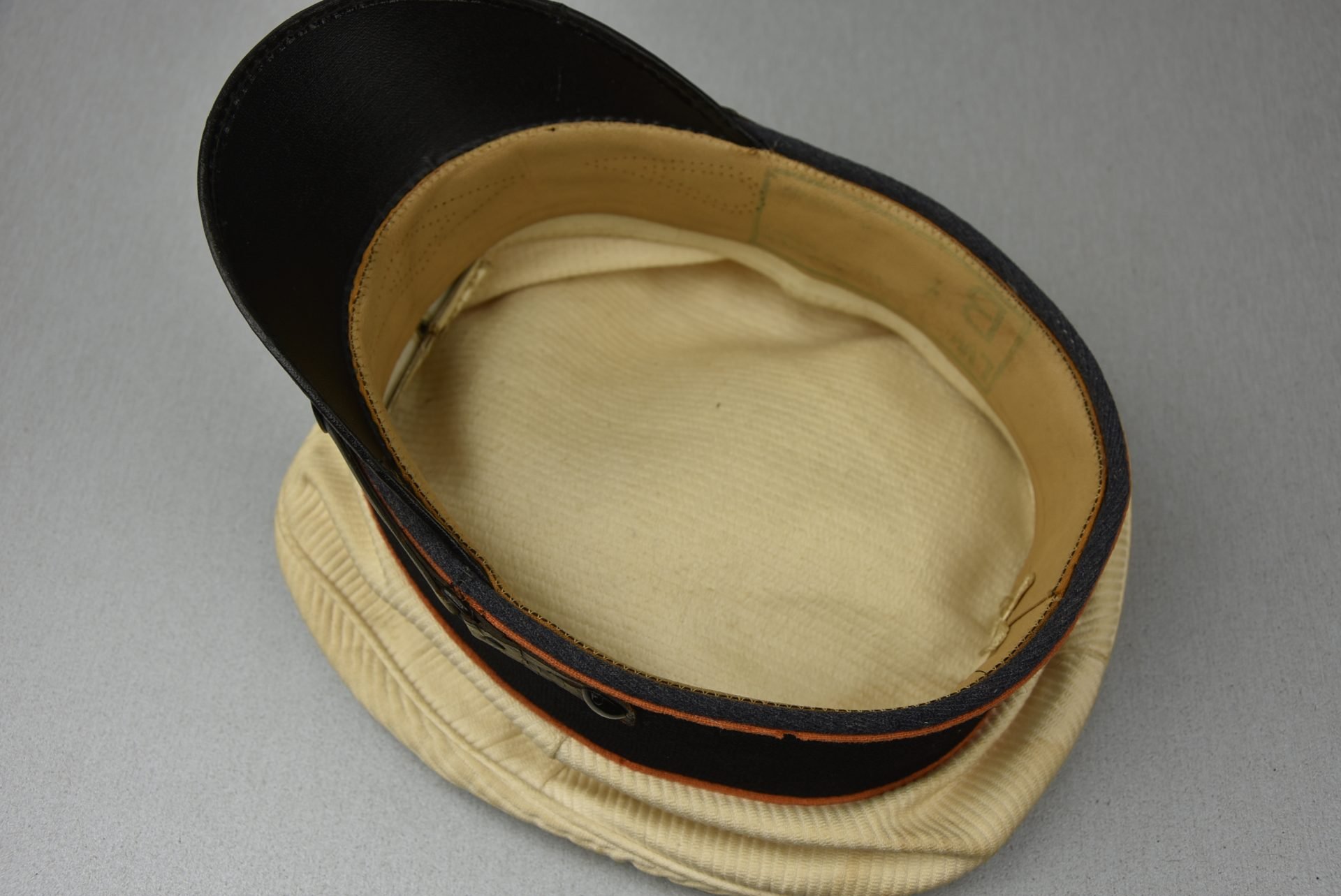 Luftwaffe enlisted white topped visor cap for signals — image 11