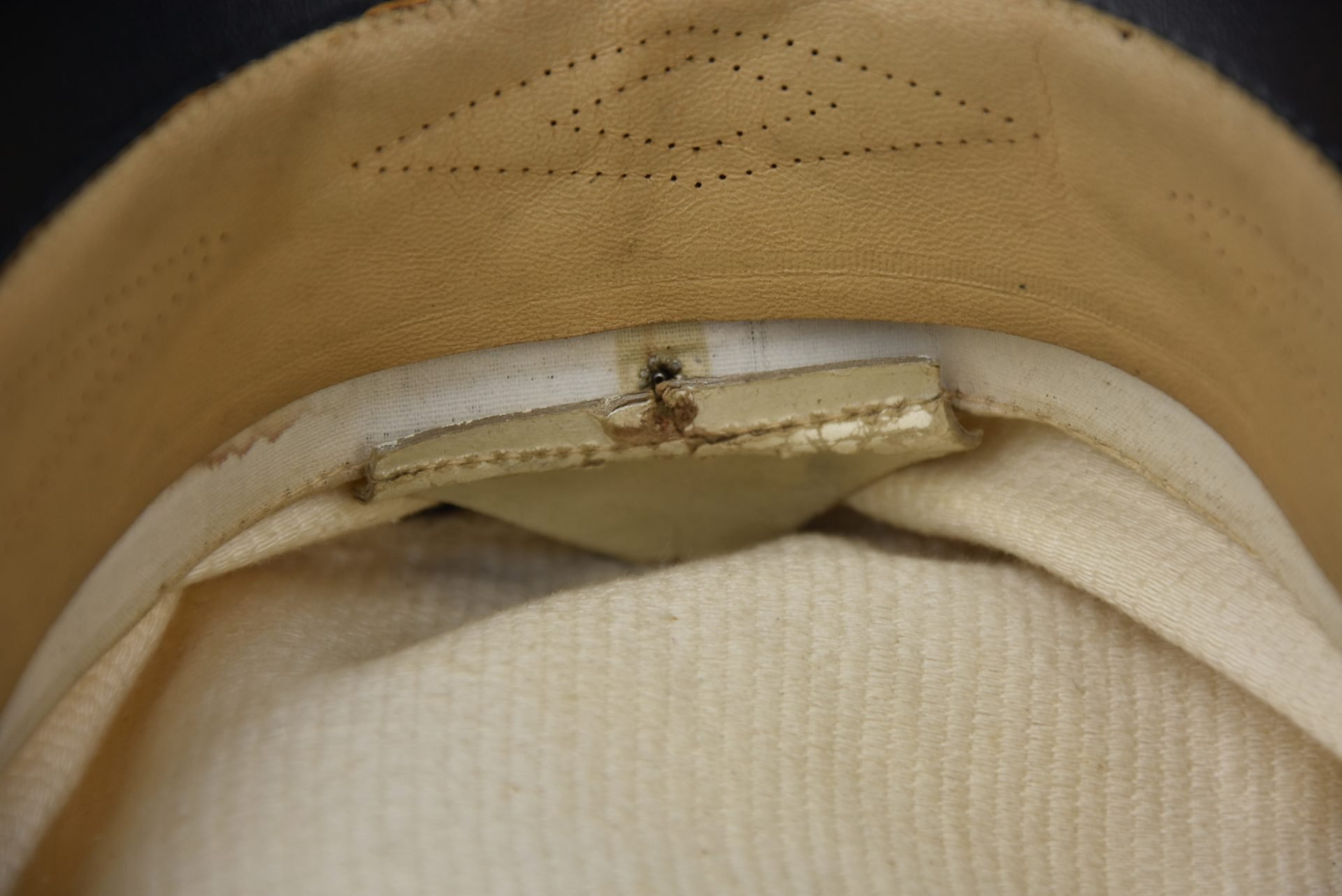 Luftwaffe enlisted white topped visor cap for signals — image 12