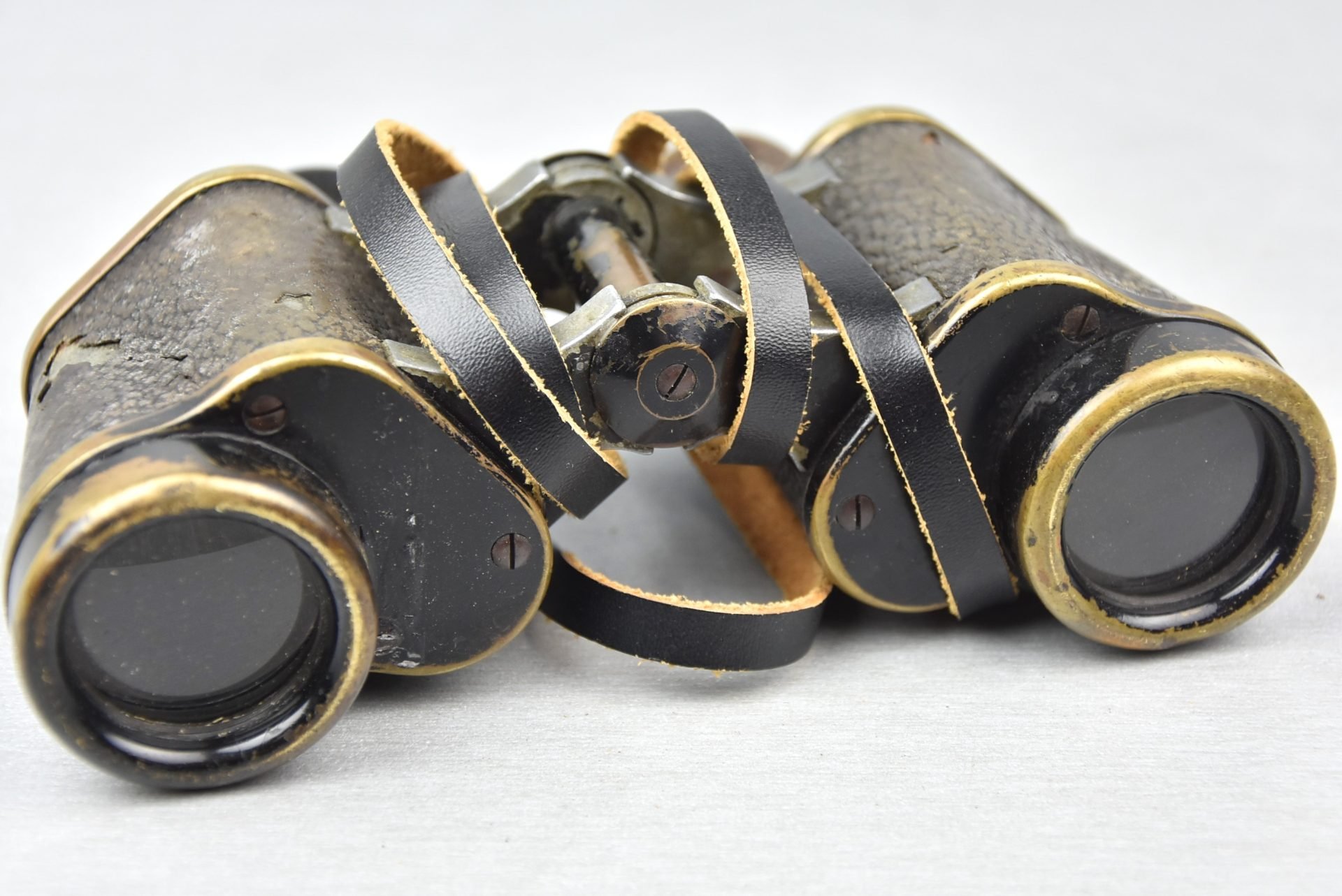 Early Wehrmacht 6×30 'Dienstglas' binoculars by Hensoldt Wetzlar — image 2