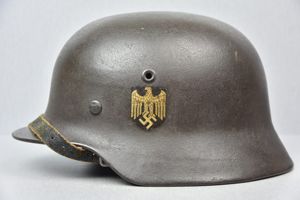 M40 army (Heer) single decal steel helmet ET64