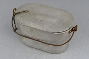 WW2 Belgian matching aluminum mess kit with unit number '2e …