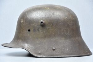 WW1 German M16 steel helmet ET64