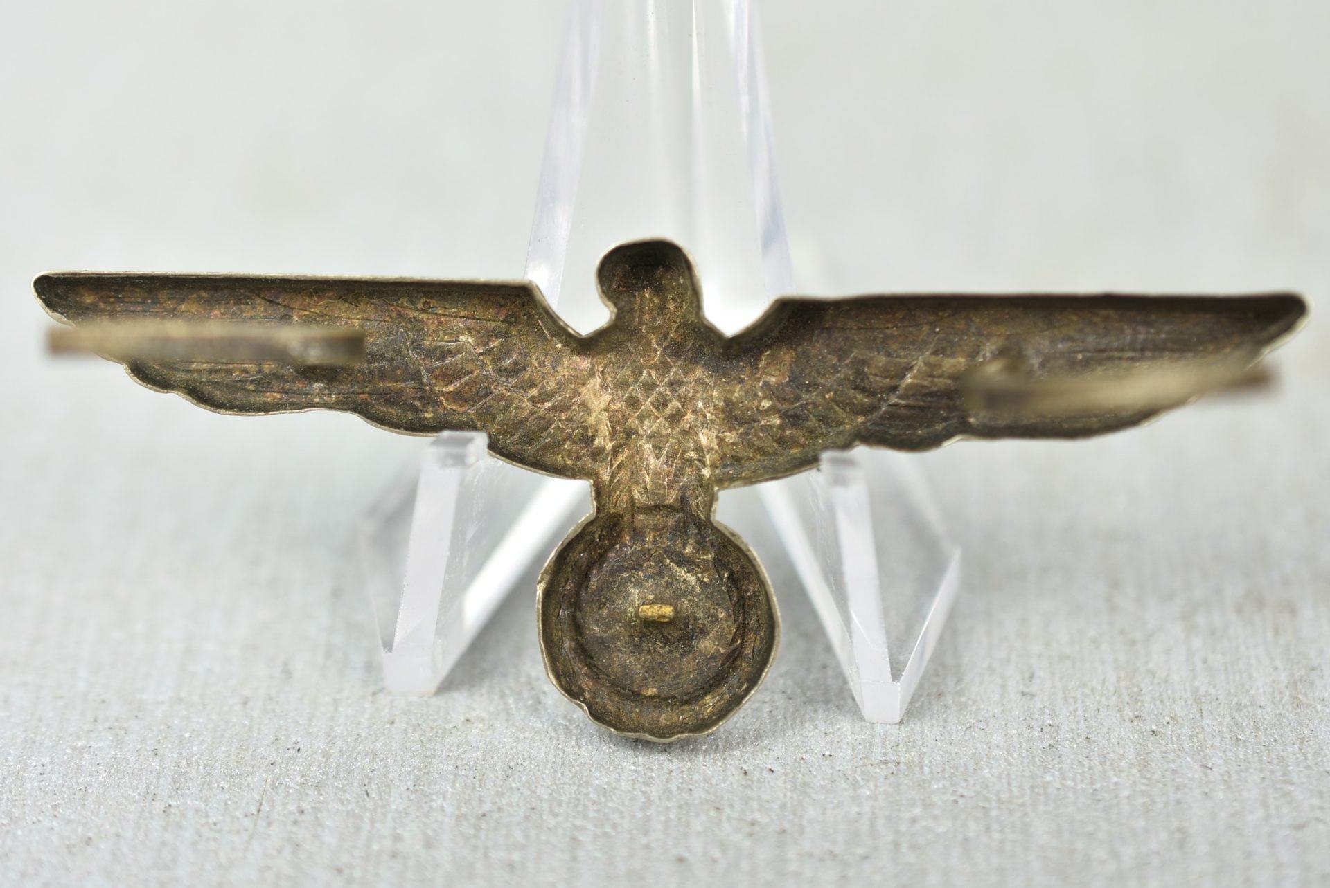 Early army (Heer) visor cap insignia set in Buntmetall — image 6