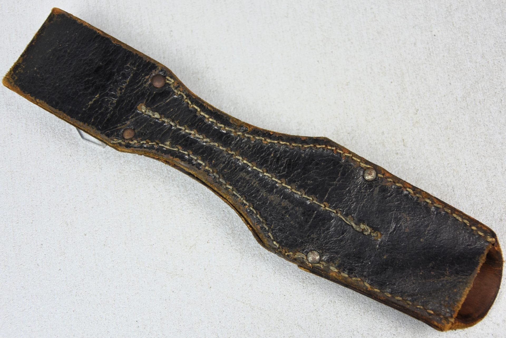 Wehrmacht leather K98 bayonet frog with RBNr. — image 2