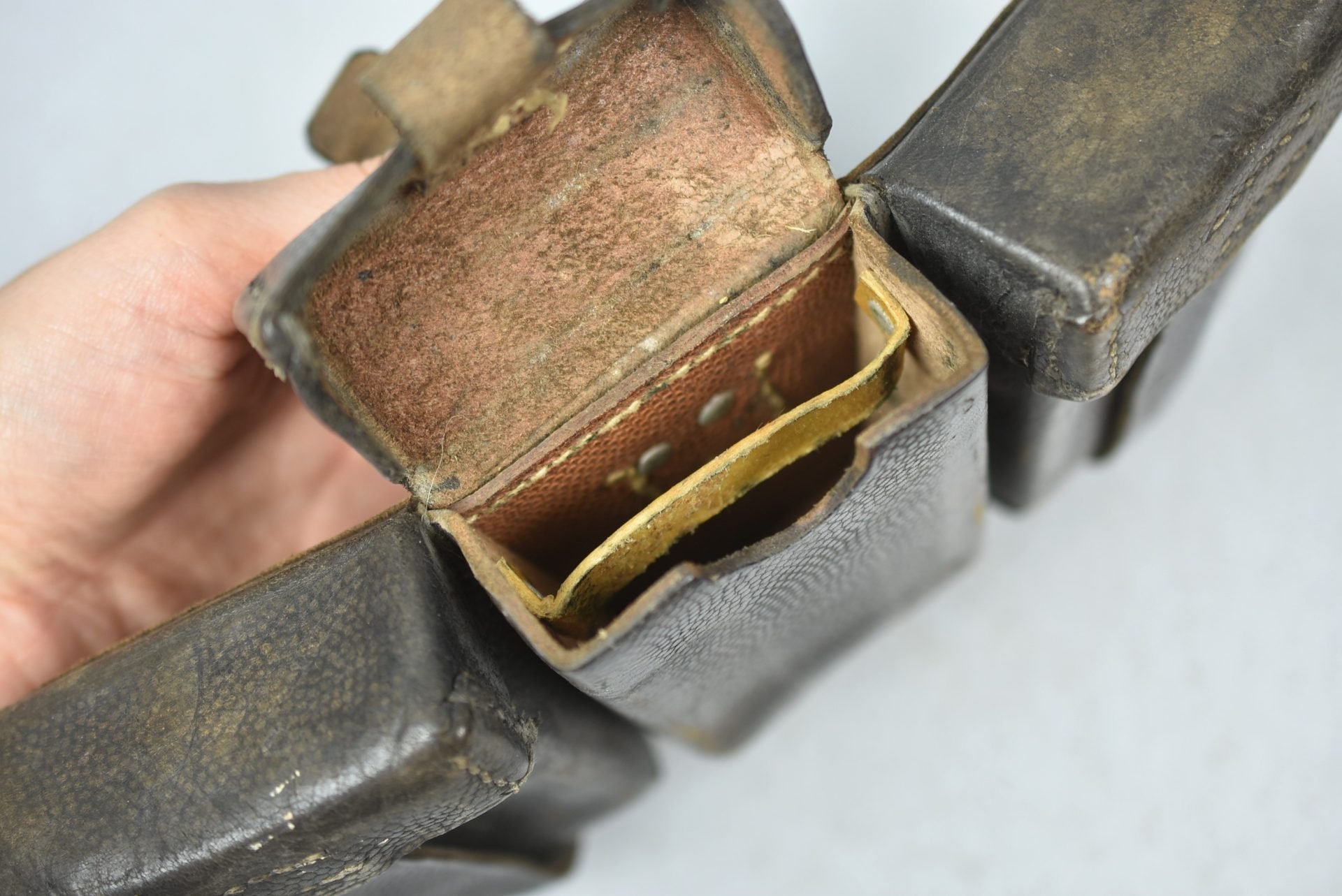 Matching Kriegsmarine K98 ammunition pouches by Offermann 1939 — image 13