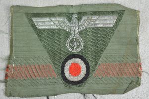 M43 army (Heer) 'BeVo' flatwire officers trapezoid cap insignia