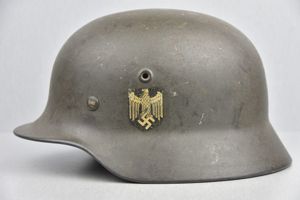 M40 army (Heer) single decal steel helmet Q64