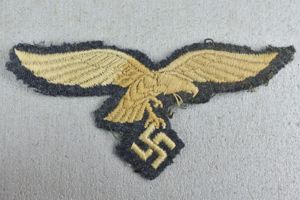 Early Luftwaffe 'droop-tail' breast eagle