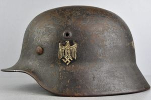 M40 army (Heer) single decal 'subtle camouflage overpaint' steel helmet SE64