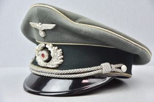 Army (Heer) infantry visor cap by Peküro