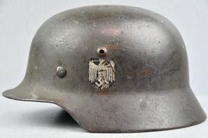 M35 army (Heer) reissued single decal steel helmet SE66