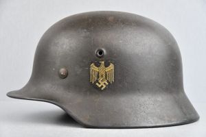 M40 army (Heer) single decal steel helmet Q64 named