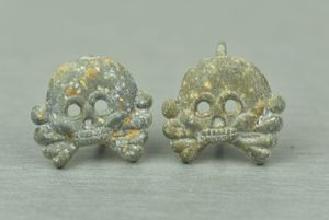 Wehrmacht 'Panzer' collar tab skull set