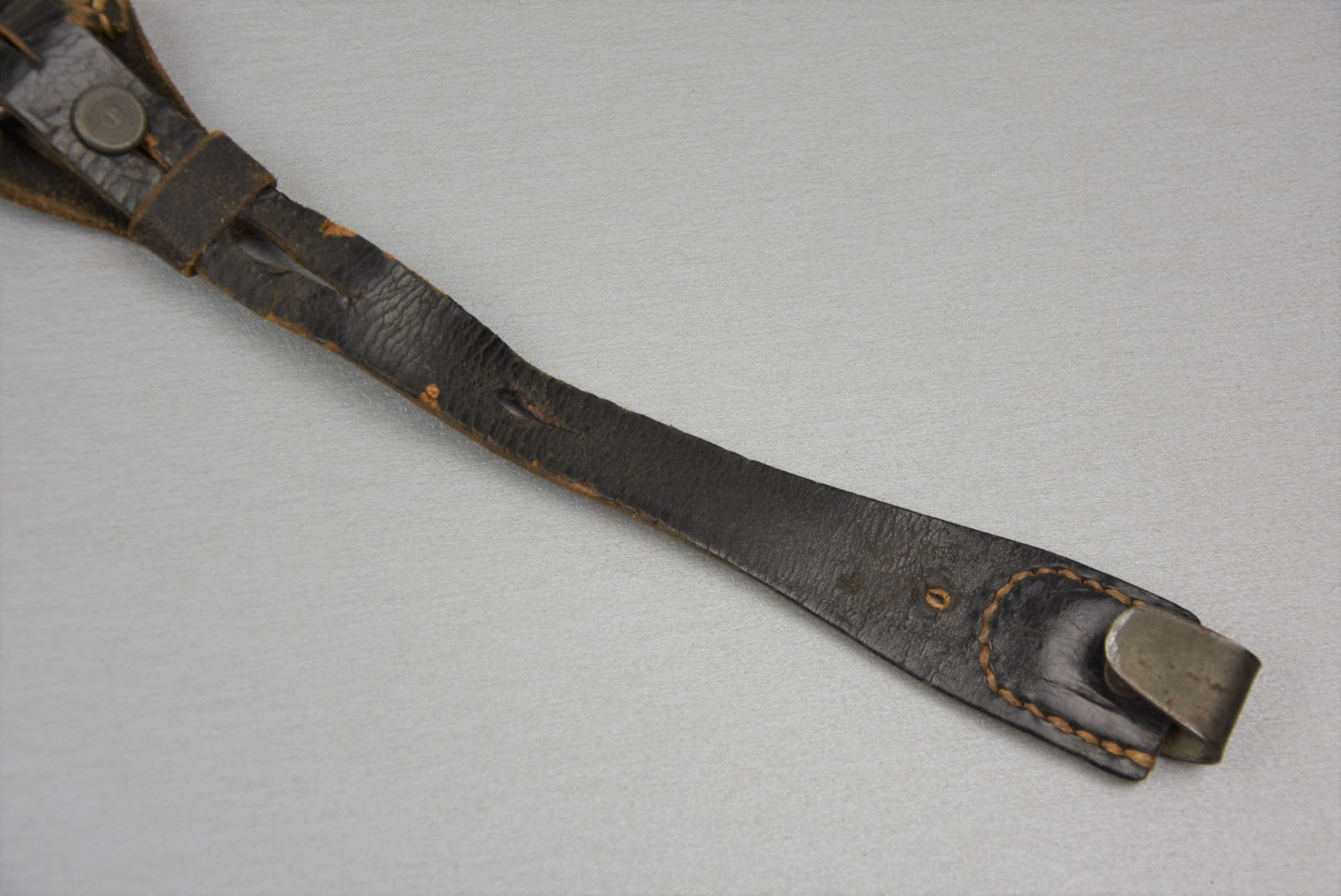 Wehrmacht leather Y-straps 'Koppeltragegestell' with RBNr. — image 3