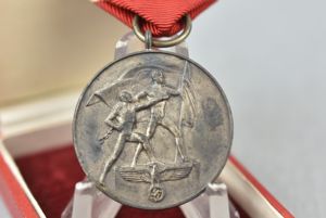 Austrian occupation medal 13 März 1938 with box