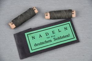 Wehrmacht field sewing kit needles and thread