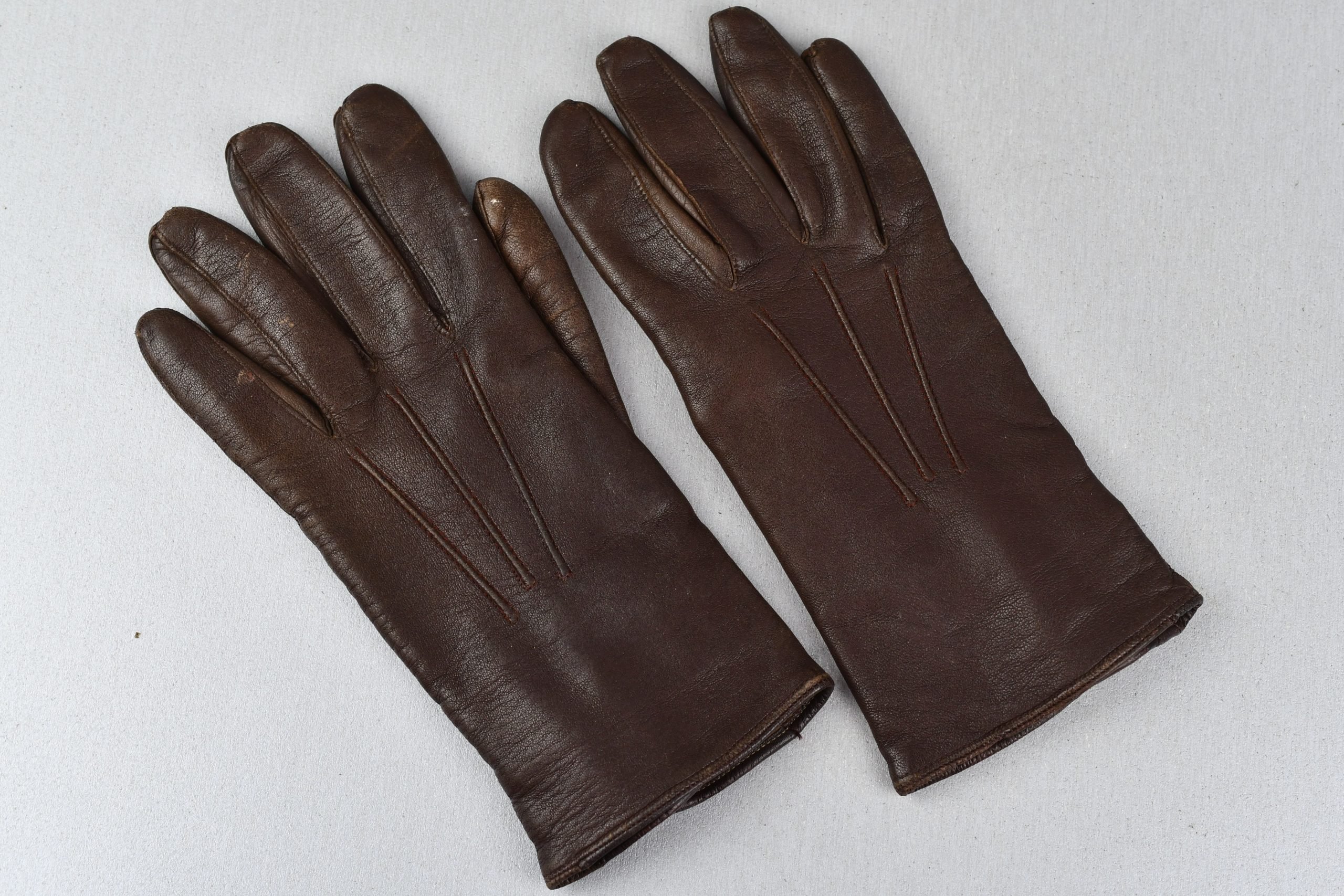 Werhmacht/SS brown leather officer gloves with nazi eagle press buttons — image 2
